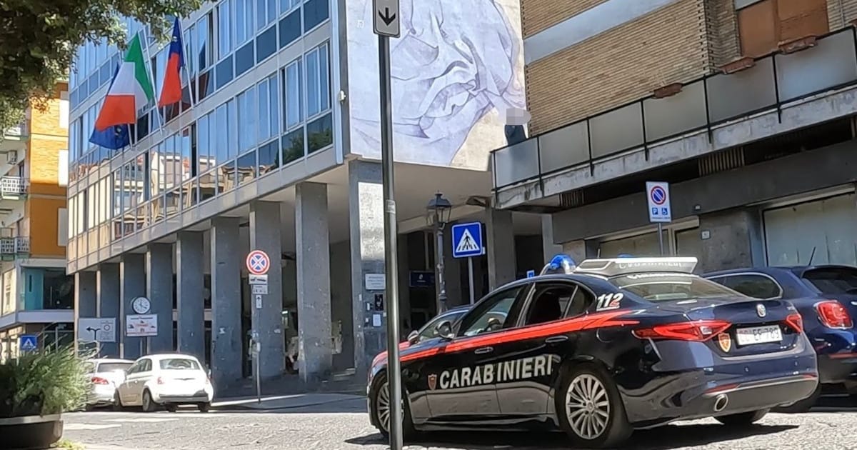 Carabinieri al Comune di Caserta