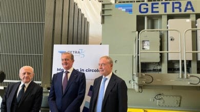 Marco Zigon, presidente del Gruppo Getra con il ministro delle Imprese e del Made in Italy, Adolfo Urso, e il presidente della Regione Campania, Vincenzo De Luca.